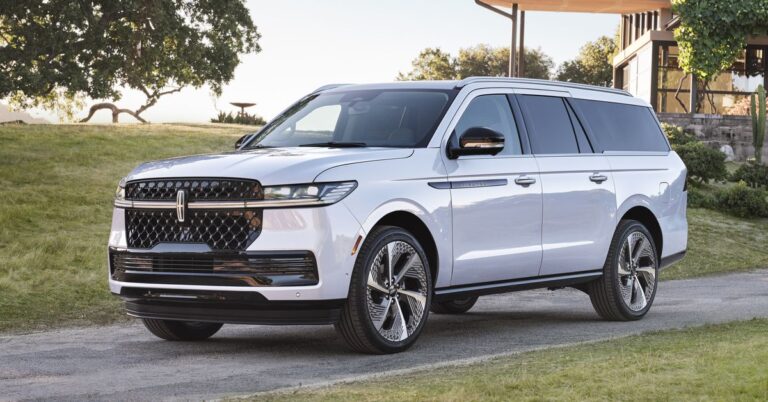 2025 Lincoln Navigator L Black Label Crystal White 01