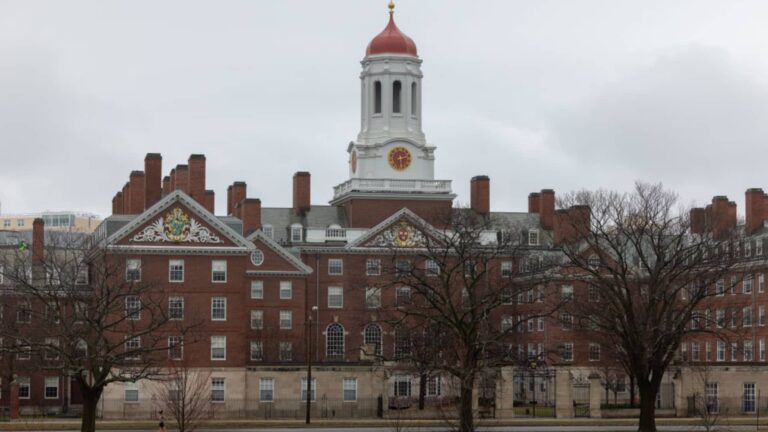 108131625 1744651956550 gettyimages 2205093389 eisen harvard031725 006